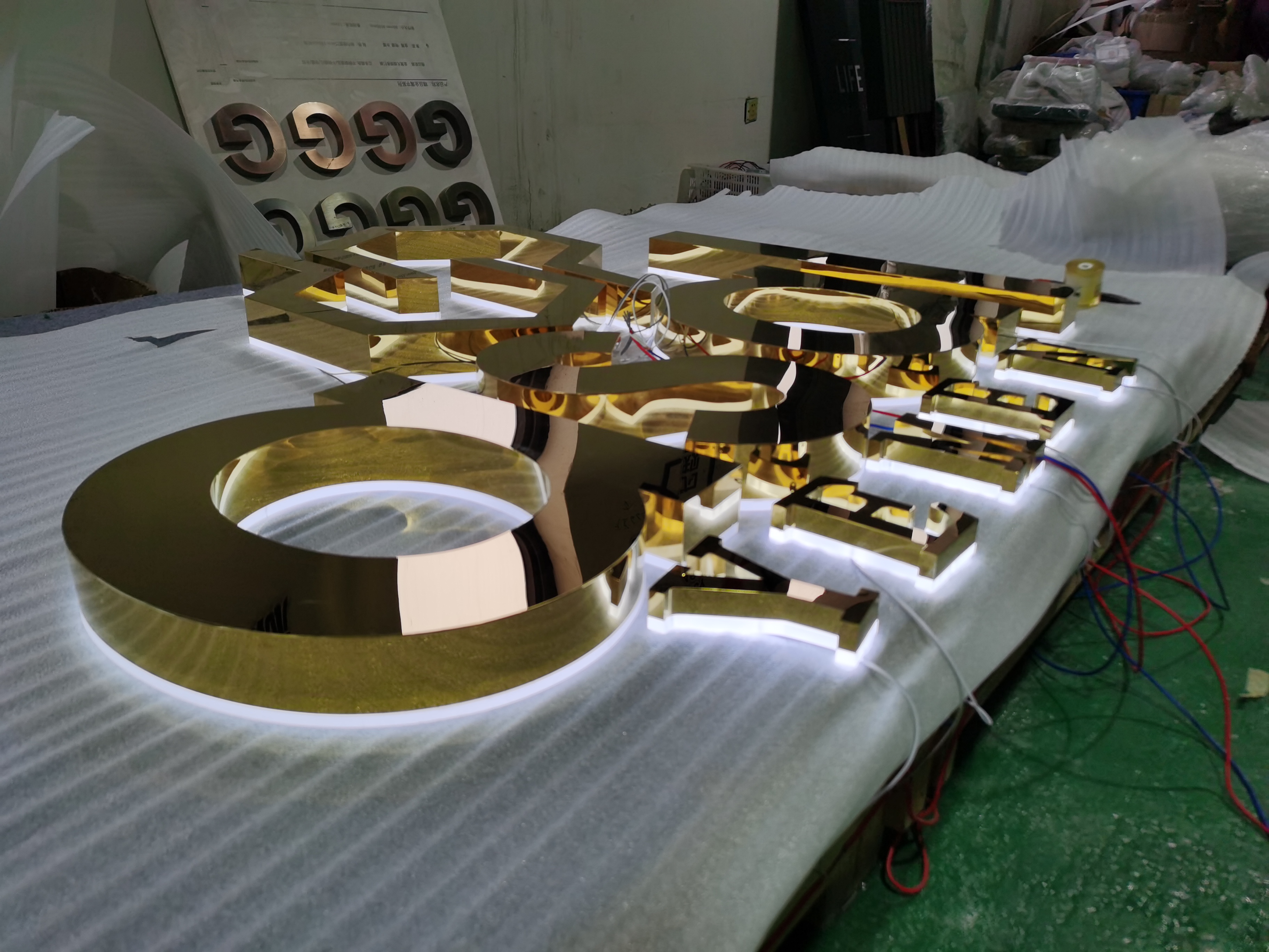 Customized Illuminated outdoor Light Led Letter wall Sign 3d Acrylic Light Up Custom Logo 3d led backlit letter sign
