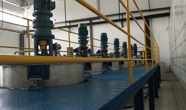Water Cooled Electric Agitation Tank with Paddle Agitator Temperature Range 0-100℃