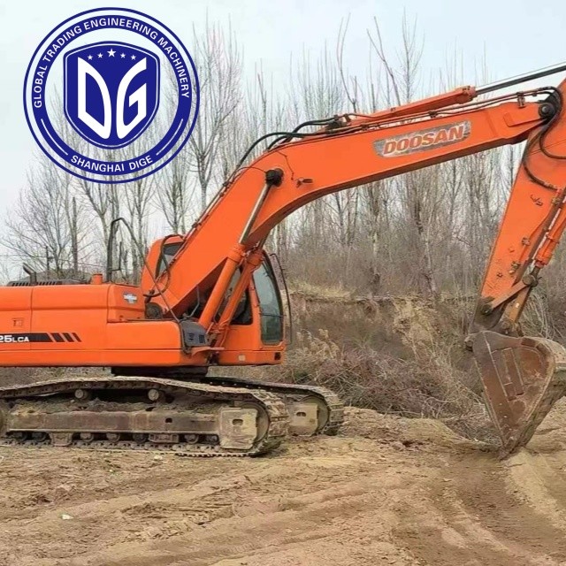 Used Doosan DX225 with powerful engine and original pump for sale
