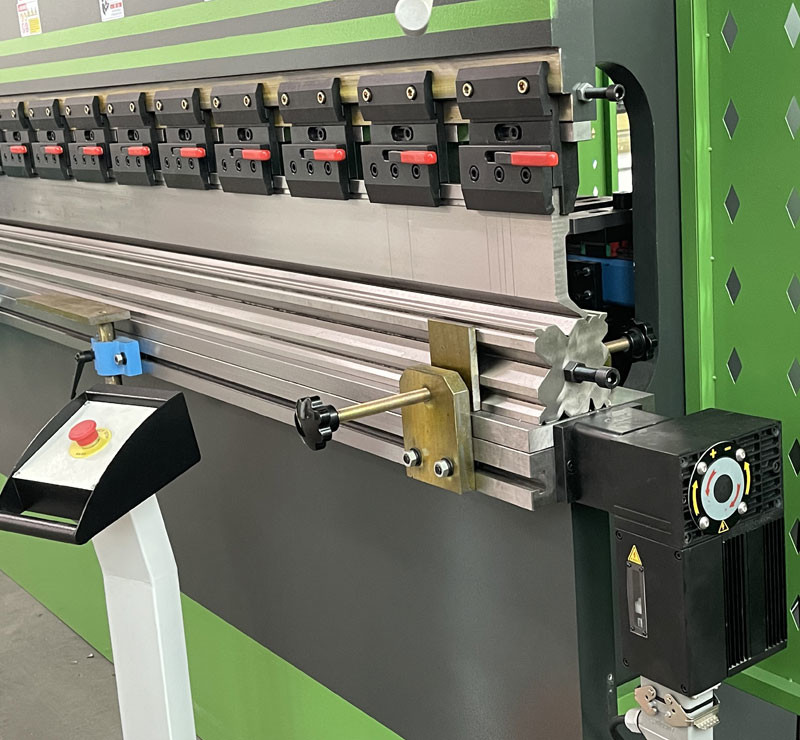 High Efficiency 1600KN Tp10s Controller Hydraulic Folding Press Brake 3200mm CNC Servo Motor