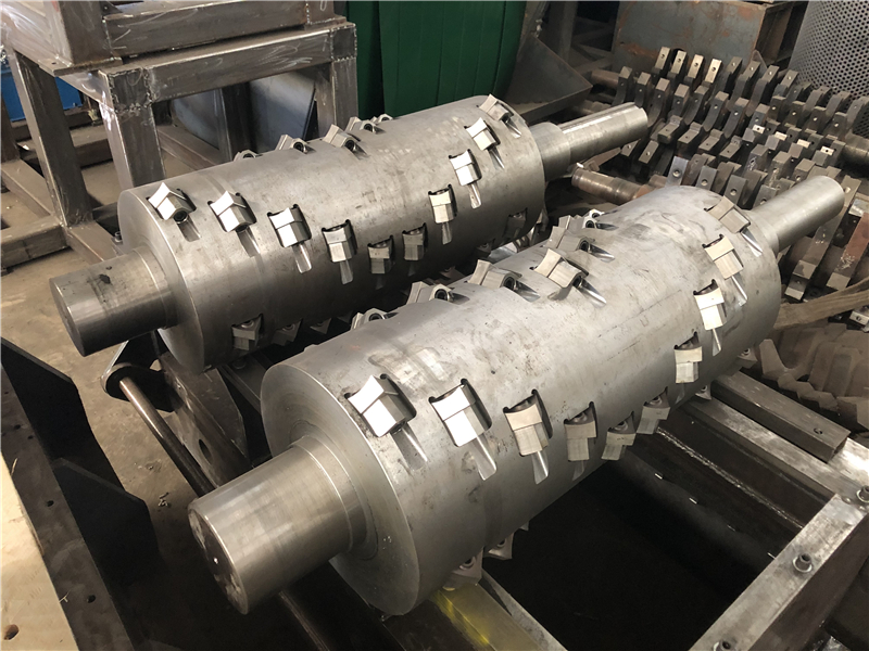 Single Shaft Plastic Waste Shredder 300-800kg/H Granulator
