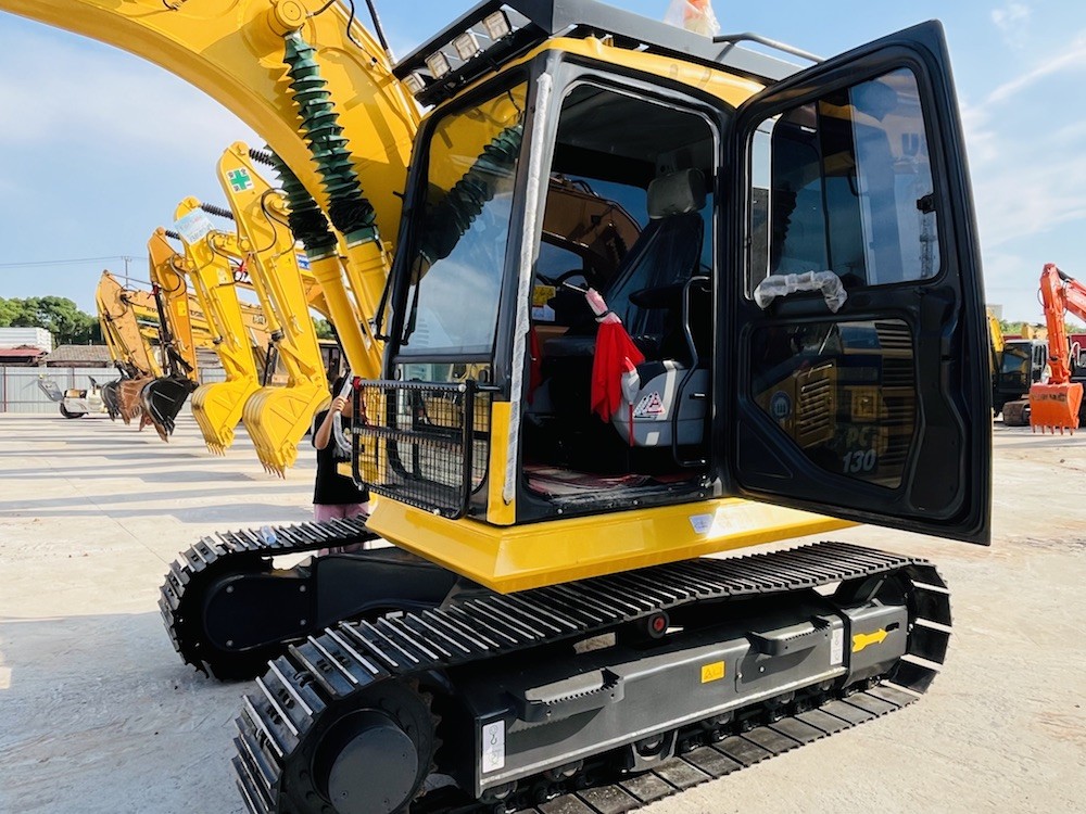 Mini Second Hand Komatsu PC130-7 Crawler Excavator With Komatsu SAA4D95LE-3 Engine