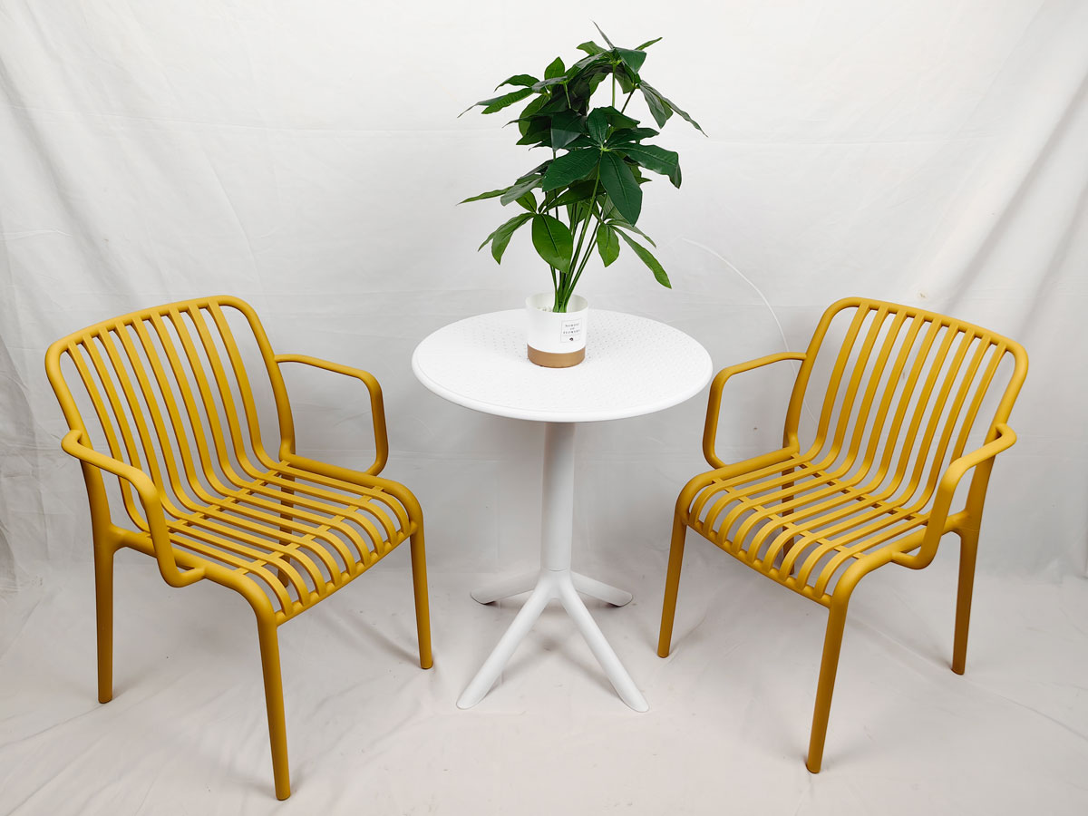 Retro Plastic Patio Dining Chairs Stackable Bistro Armchair High Back