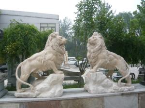 Quality wholesales nature stone lions/ travertine sculpture wholesale