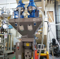 Plastic Granules Gravimetric Dosing Mixing System For Extrusion CE