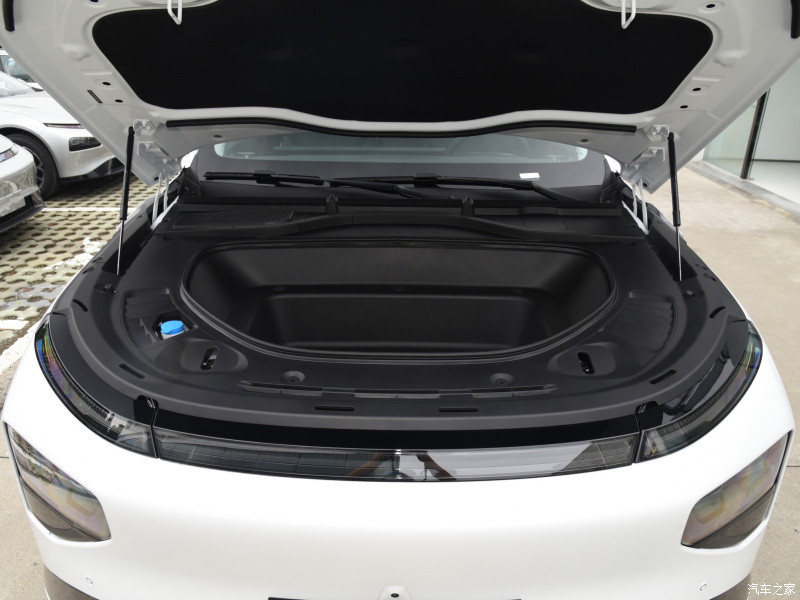 2023 Xiaopeng G9 Energy Electric Passenger Car with High Speed 700KM and 5-door 5-seats Body Structure