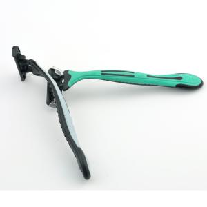 Quality plastic handle 3 blades disposible razors wholesale