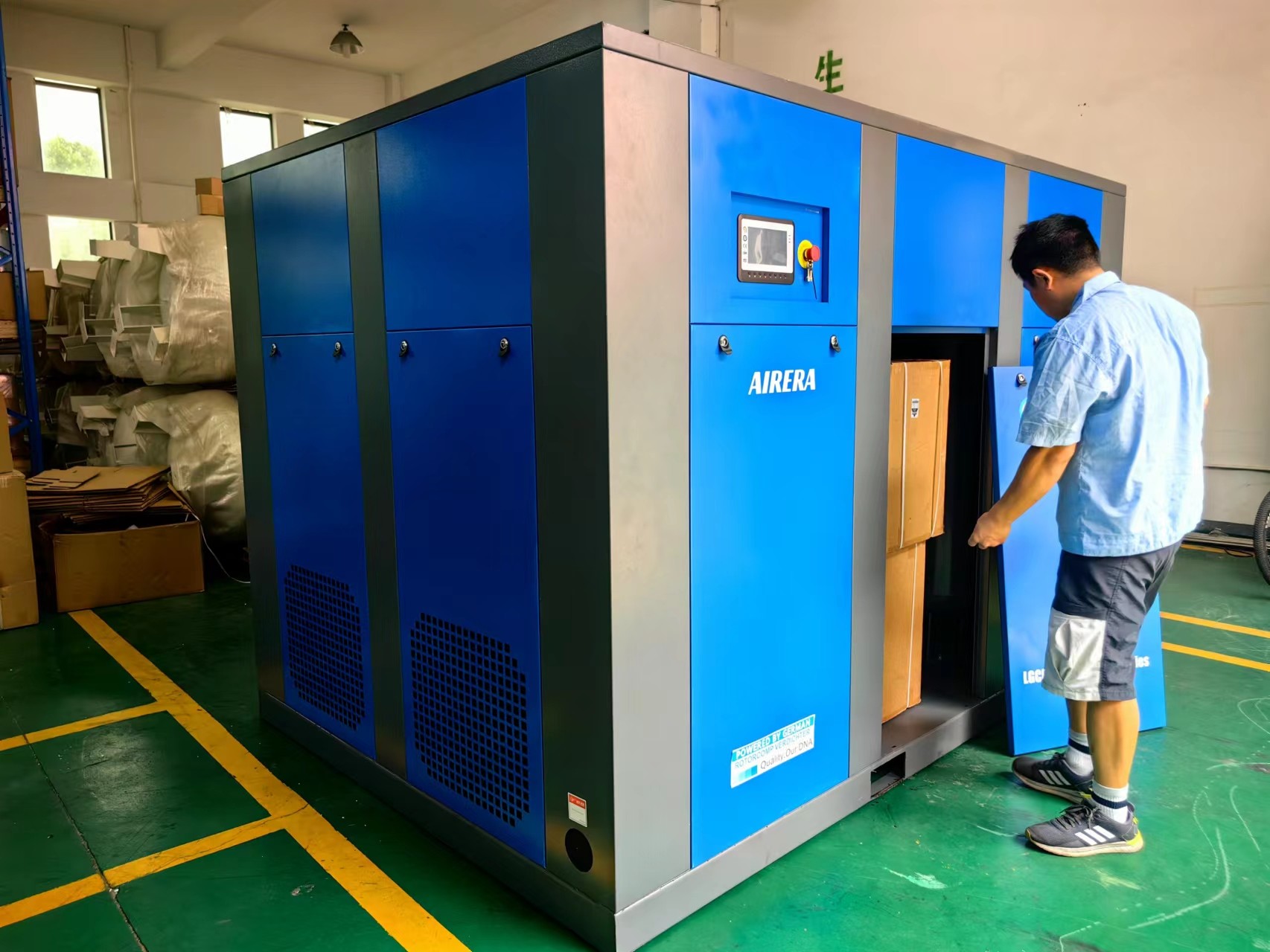 250kw PM VSD Screw Compressor with 10L-200L Oil Capacity and Synthetic Oil