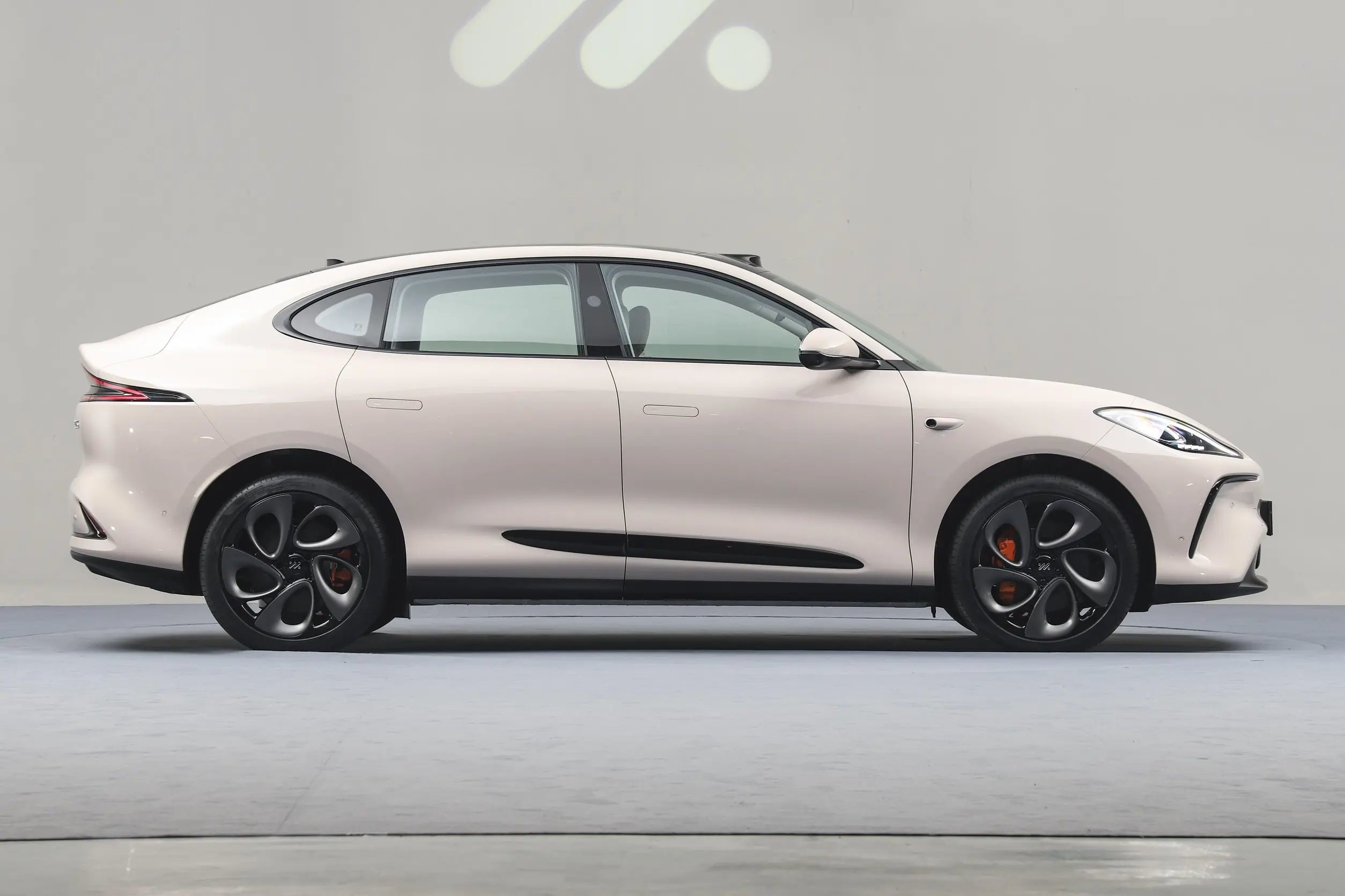 Discover The Sophisticated Zhiji LS6 Electric Car Zero-Emissions Luxury At Its Finest
