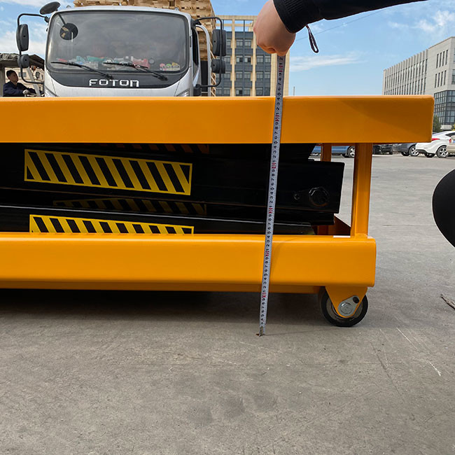 4000kg Portable Scissor Lift Tables Max Height 1800mm