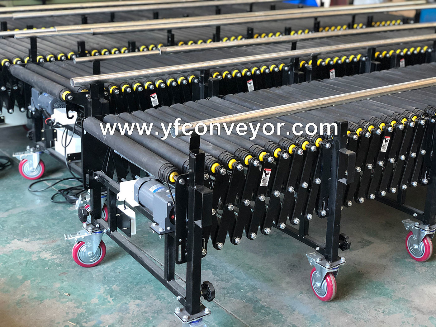Expandable Motorized Rubber coated Flexible Roller Conveyor