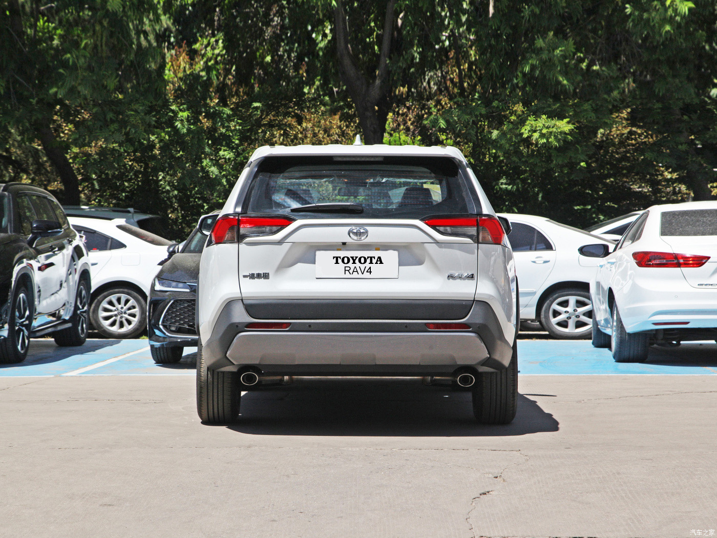 2024 TO-YOTA RA-V4 Suv at Affordable with Rear Suspension Multi-link and Front Window Electric One Key lifting