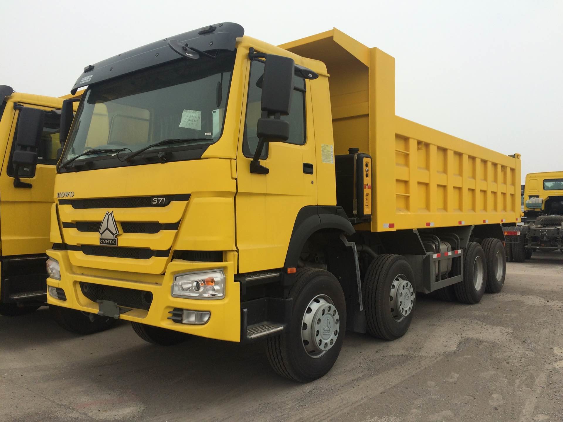 New Sinotruk Howo 10 Wheel Tipper Heavy Duty Dump Truck 6x4 20 Tons Diesel