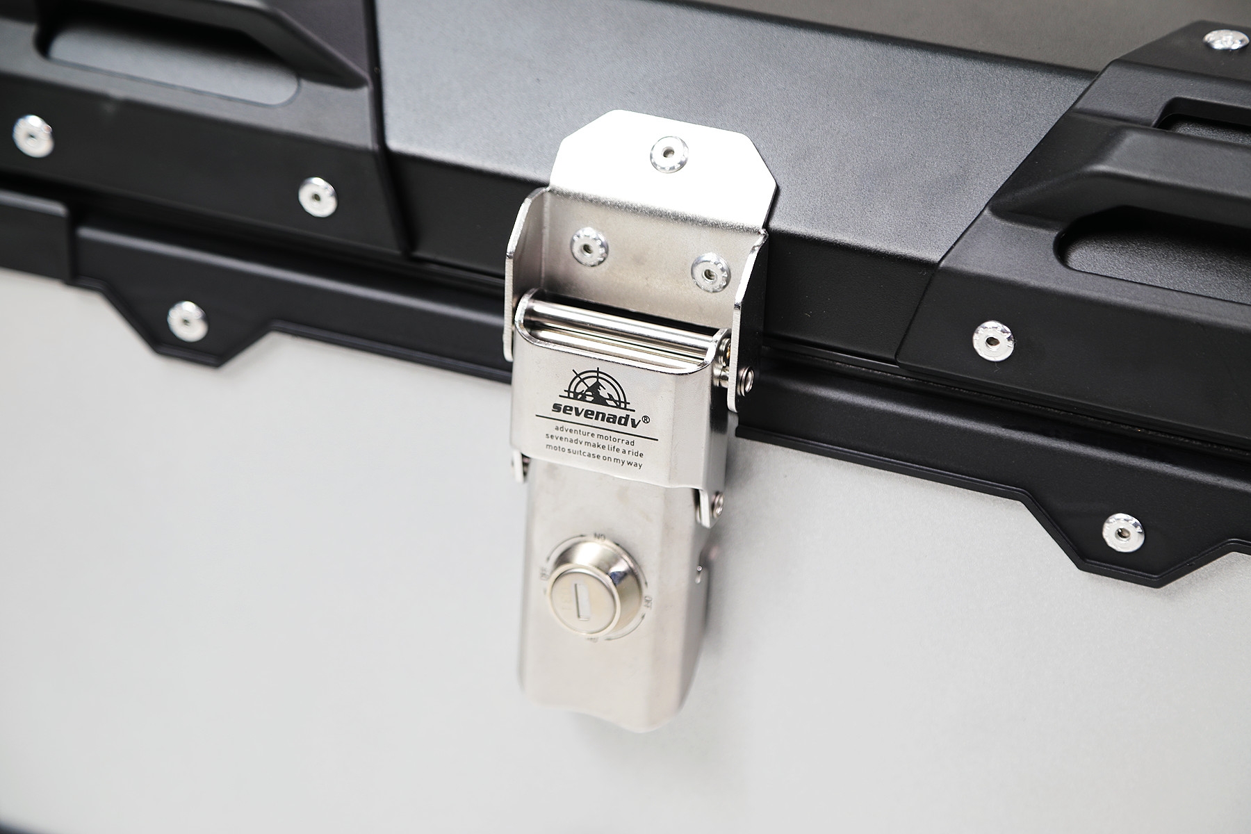 Upgrade Your Delivery Experience 45L Waterproof Tail Box for Global Motorcycle Shipping