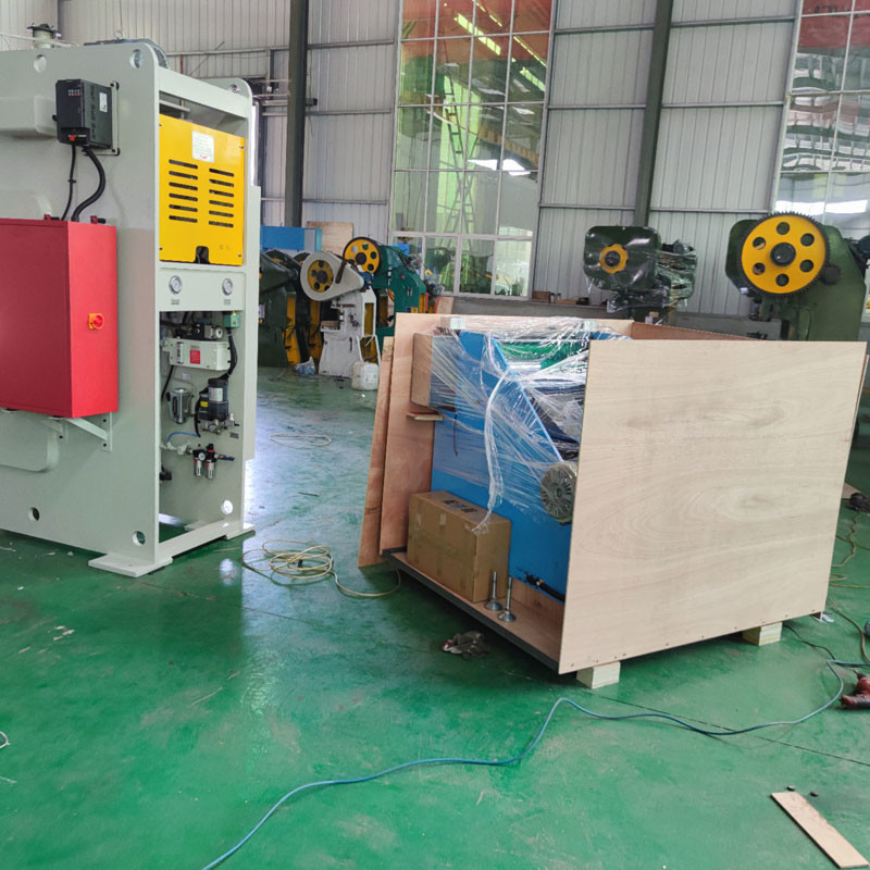 Coffee Cup Alu Foil Container Pneumatic Punching Machine 630KN Force