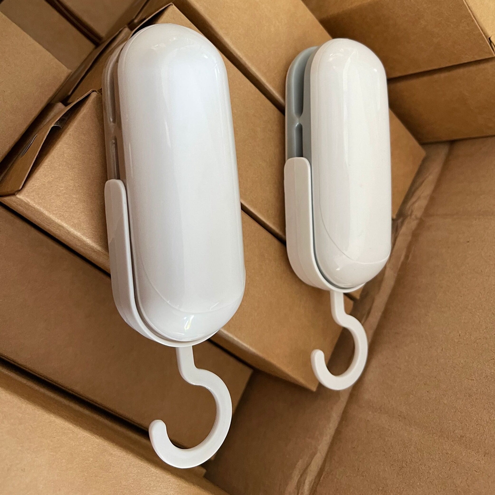 Plastic Pouch Sealing Mini Bag Sealer and Cutter for Portable Paper Packaging Material