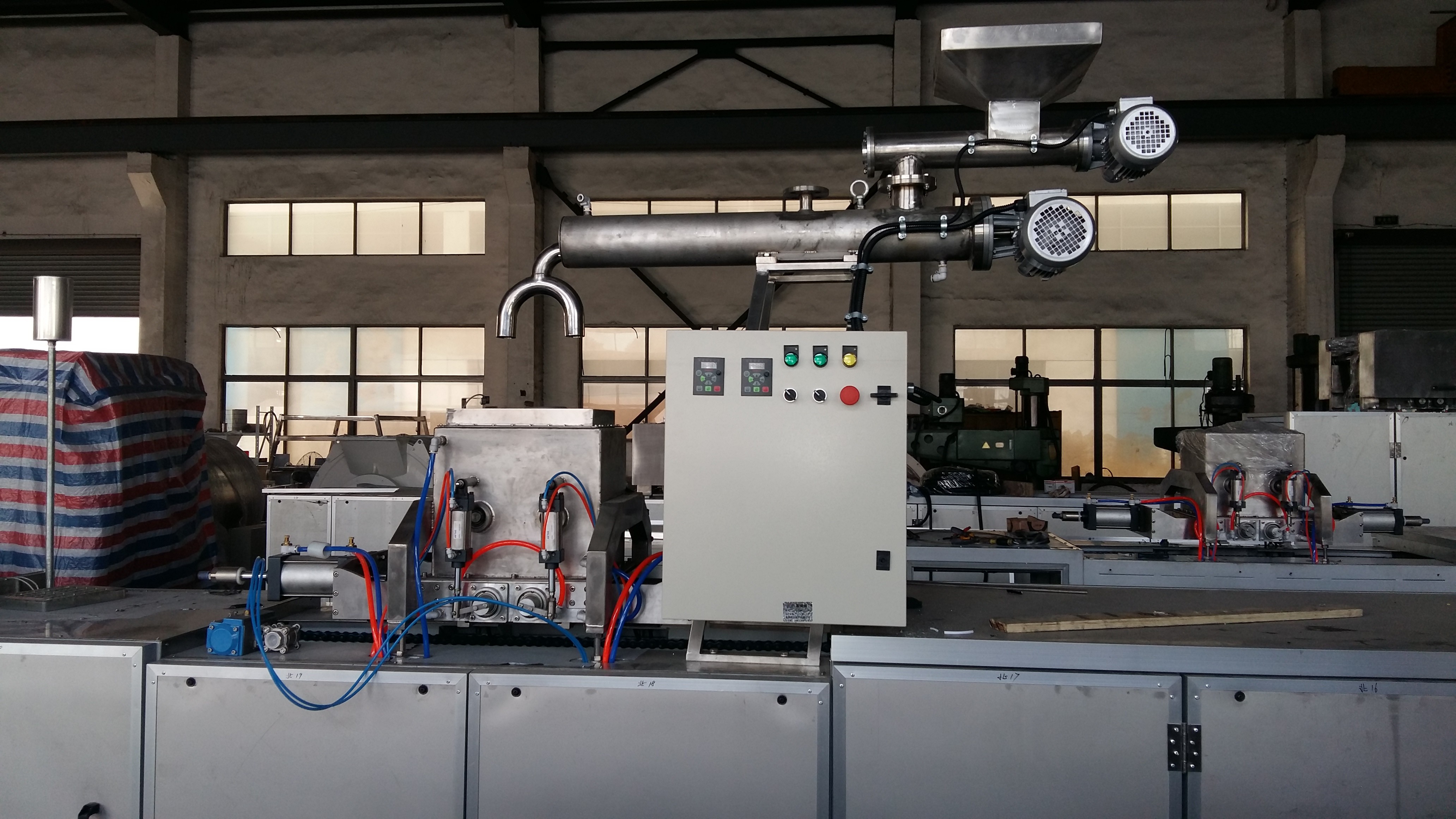 Chocolate Warm Holding Tank For Chocolate Bar Production Line Chocolate Bar Making Machines Chocolate Depositing Machine