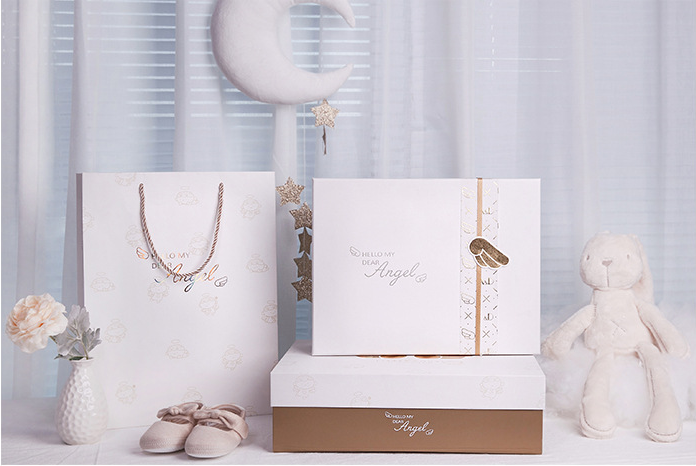 CMYK 4 Color Printing Custom Clothing Boxes Biodegradable Paper Material