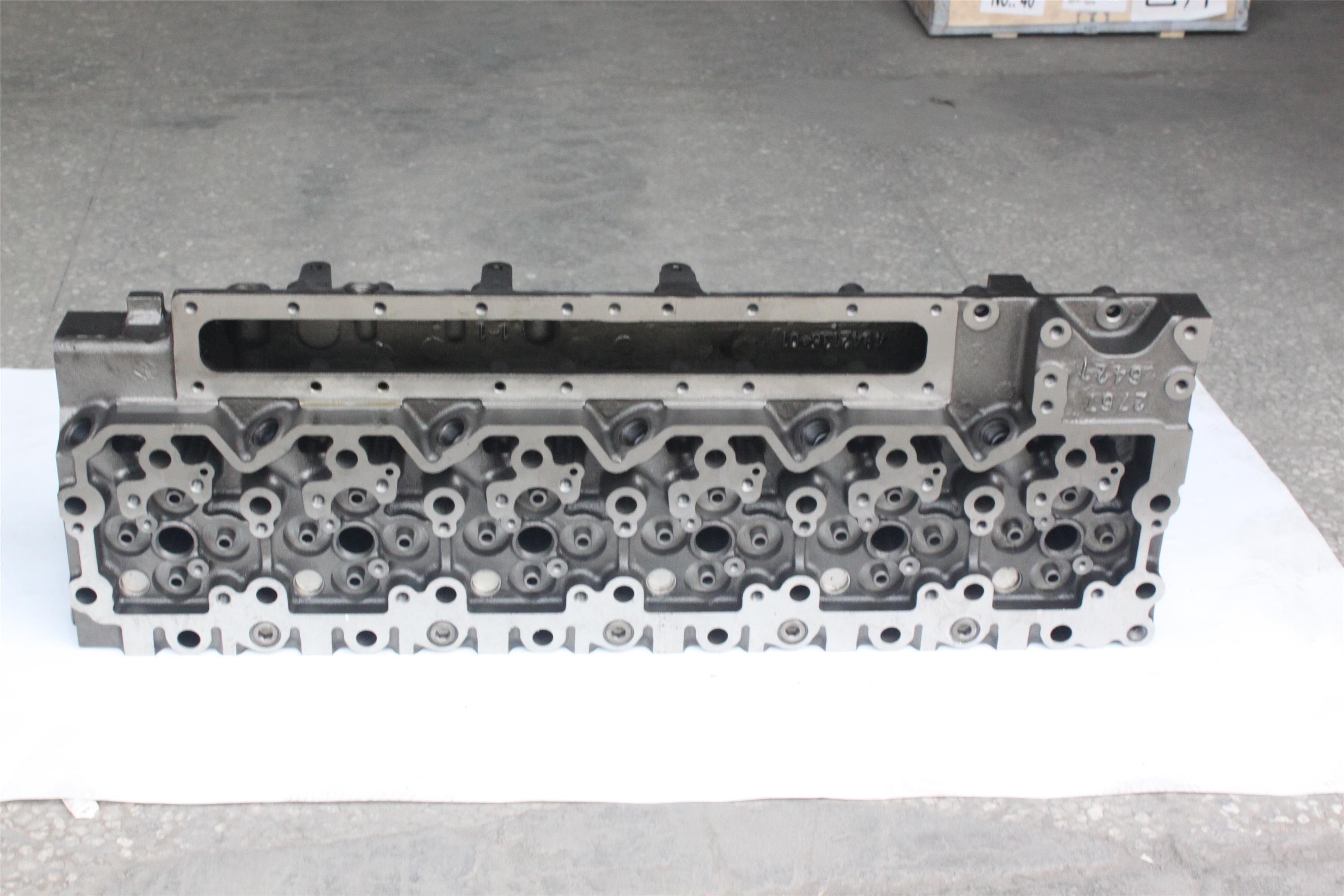 DCEC 6D114 Engine Cylinder Head Perfect for Repair/Replacement Needs