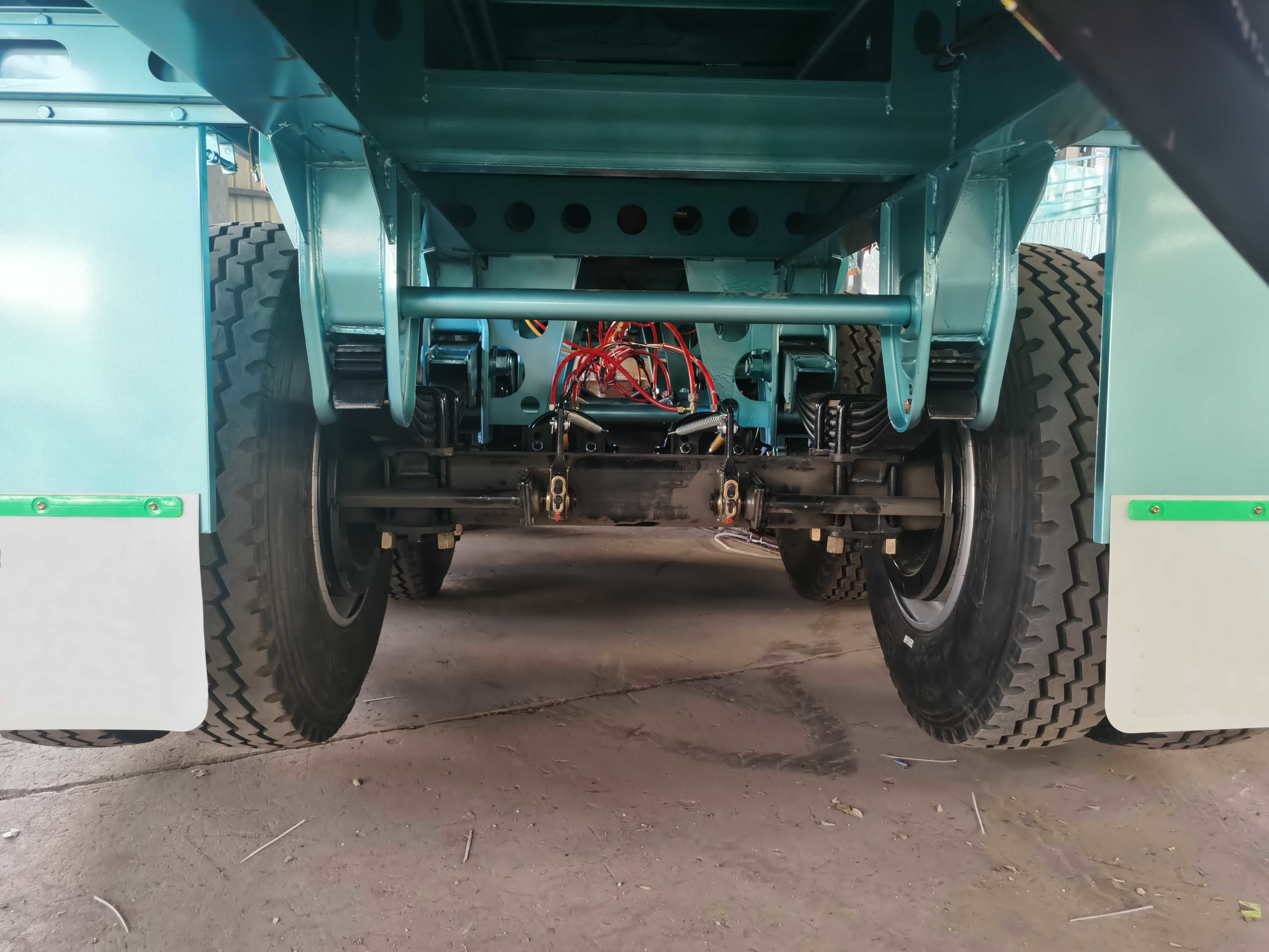 Triple Axle 40T 60T Tons Stake Cargo Trailer Fence Bulk Cargo Trailer Transporter Semi Trailer