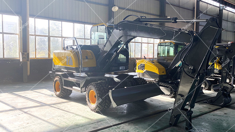 Hydraulic Wheel Excavator Machine 8 Ton Digger With Spare Parts