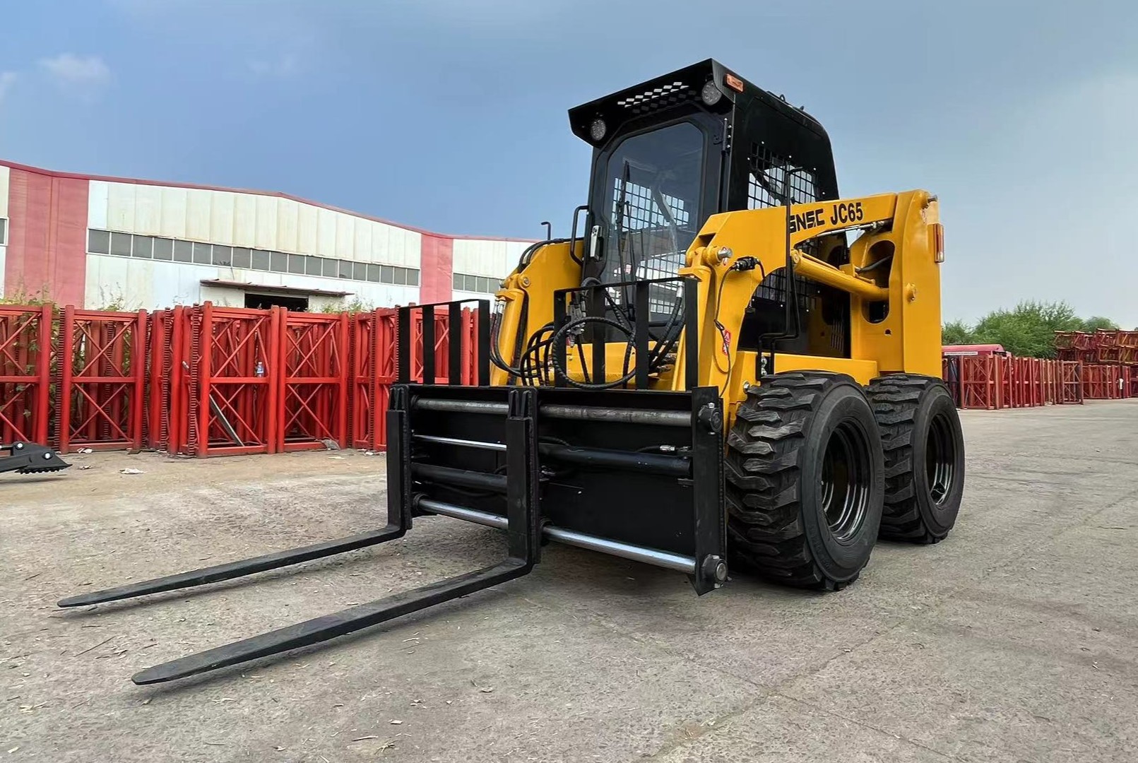 SNSC EPA EuroV Diesel Engine Mini Skid Steer Loader Suitable for Various Applications