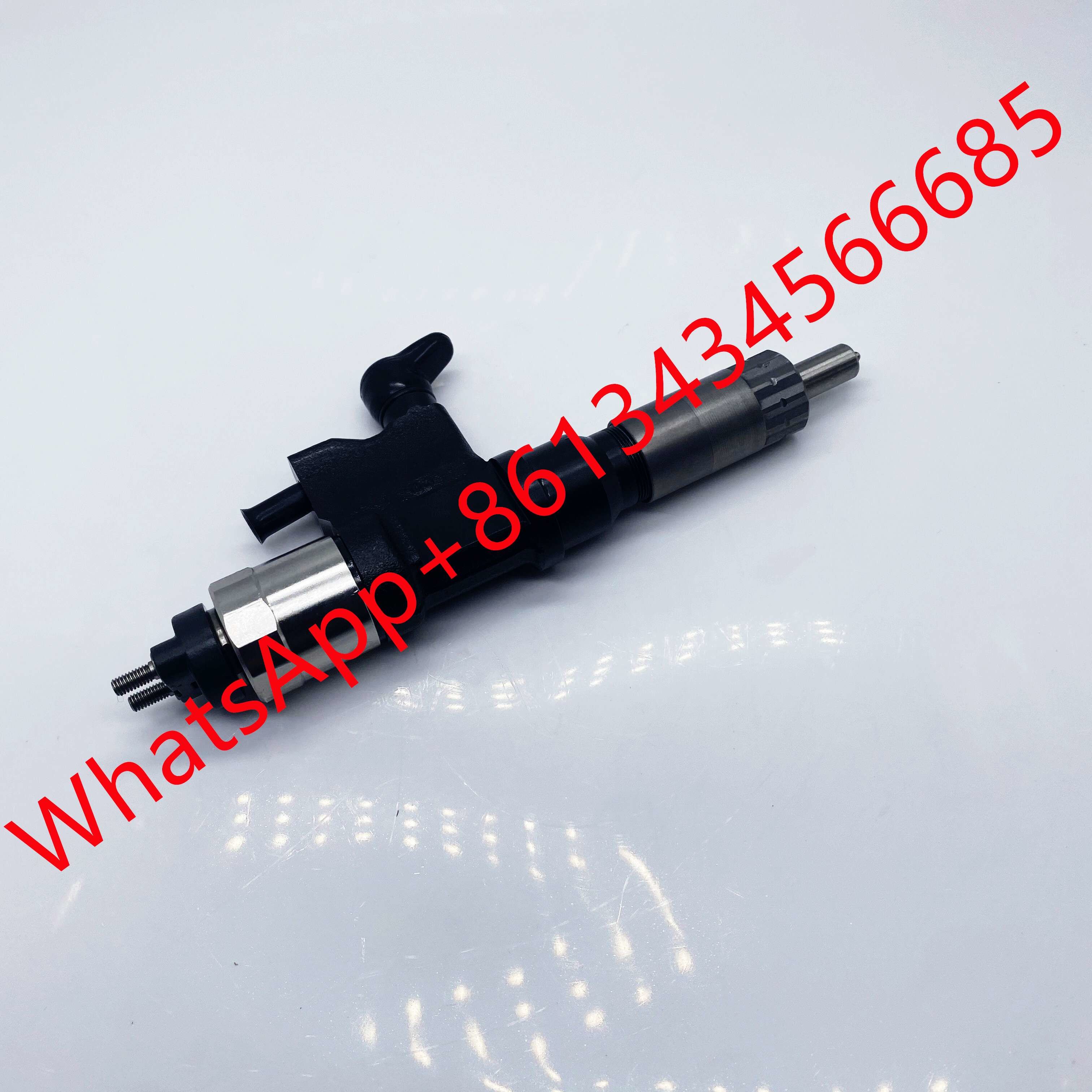 Construction Machinery Diesel Engine Part Hino Kobelco Engine Fuel Injector 095000-8973