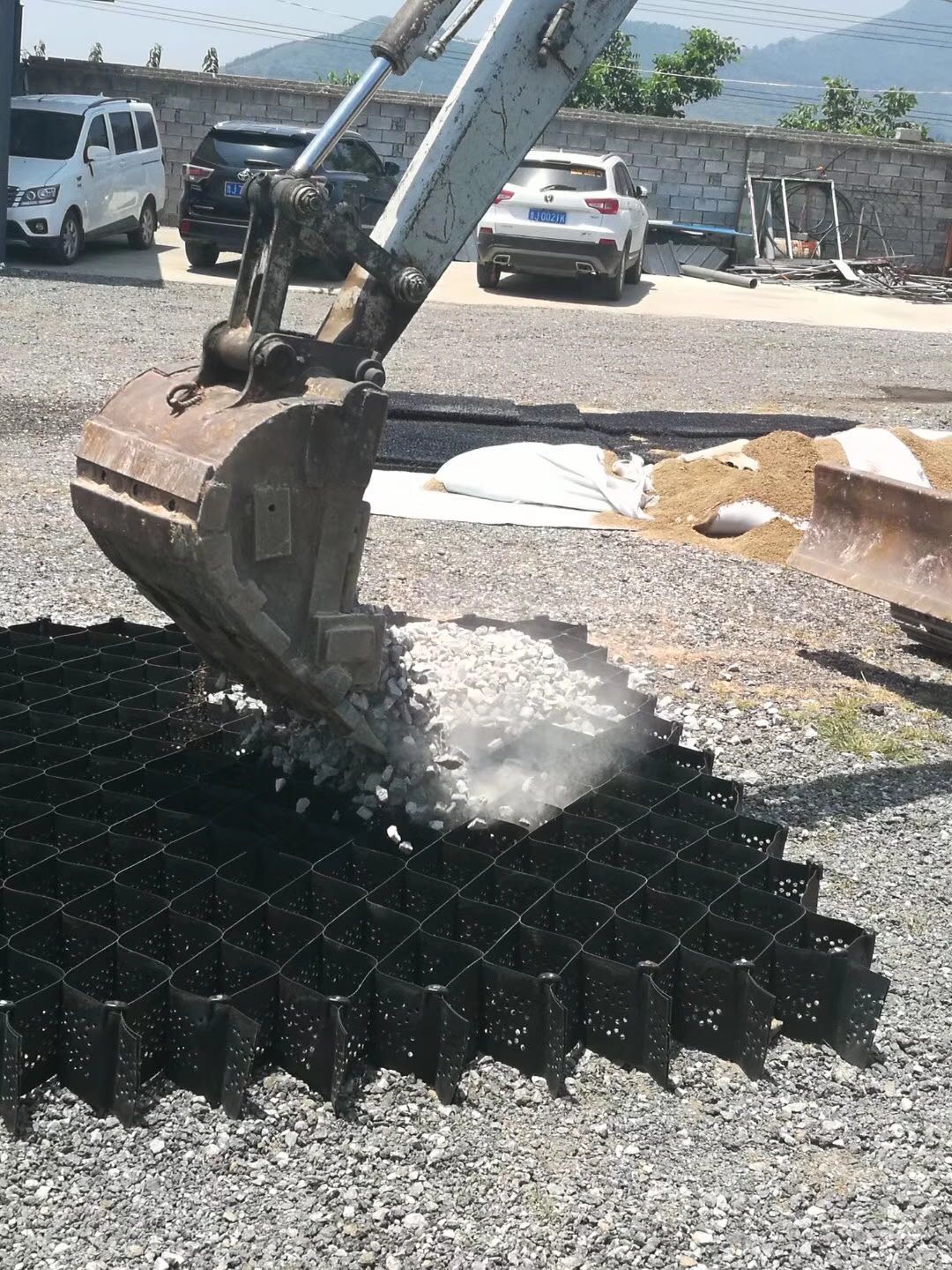 Modern Design Style HDPE Geocell Honeycomb Sheet for Slope Protection in Hotel