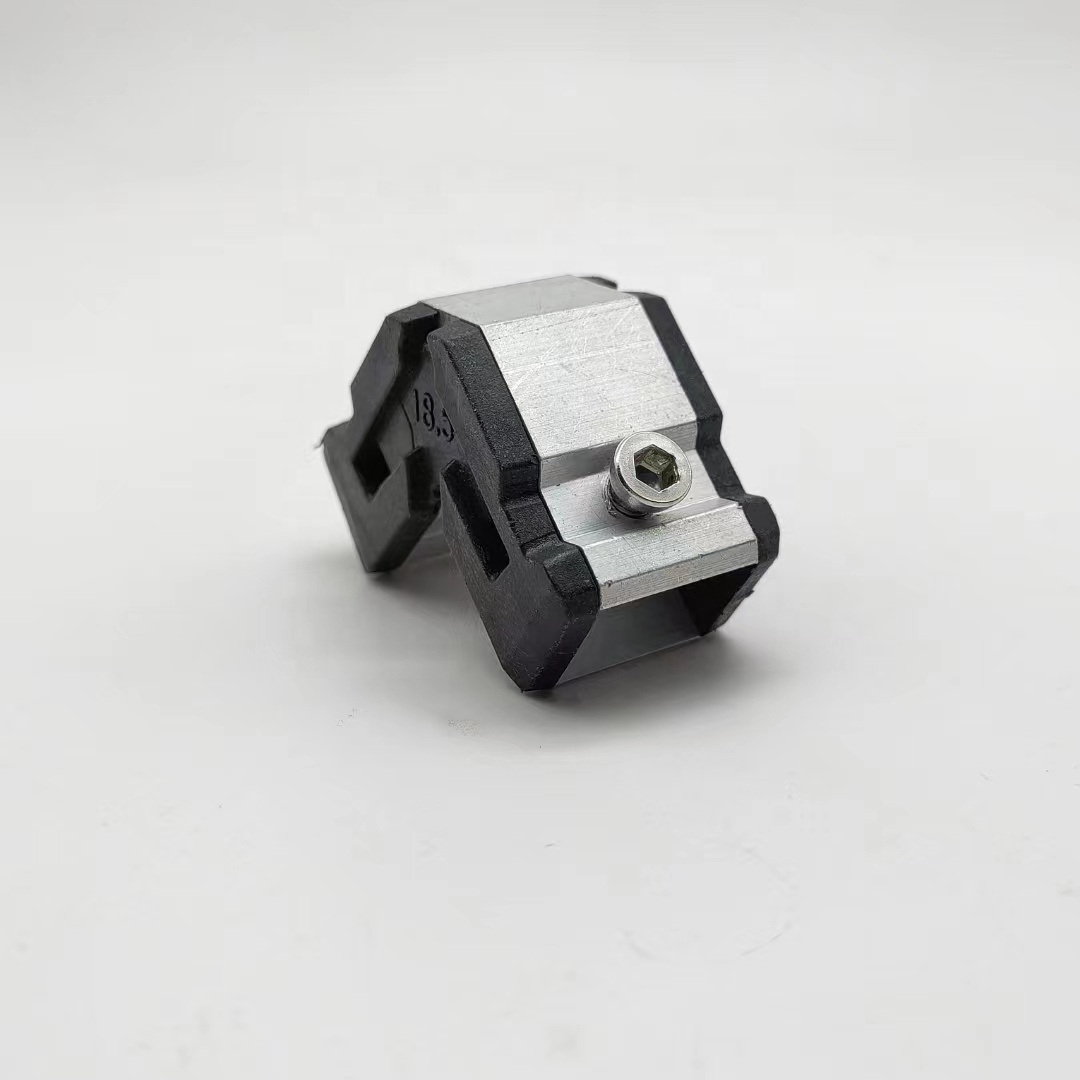 H35mm Aluminium Corner Joint With Plastic Deflector For Swing Door Or Window