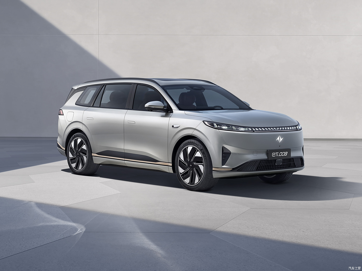 Fast Charge 0.47 Hours Dongfeng Yipai 008 636Max Pure Electric SUV for Chinese Market