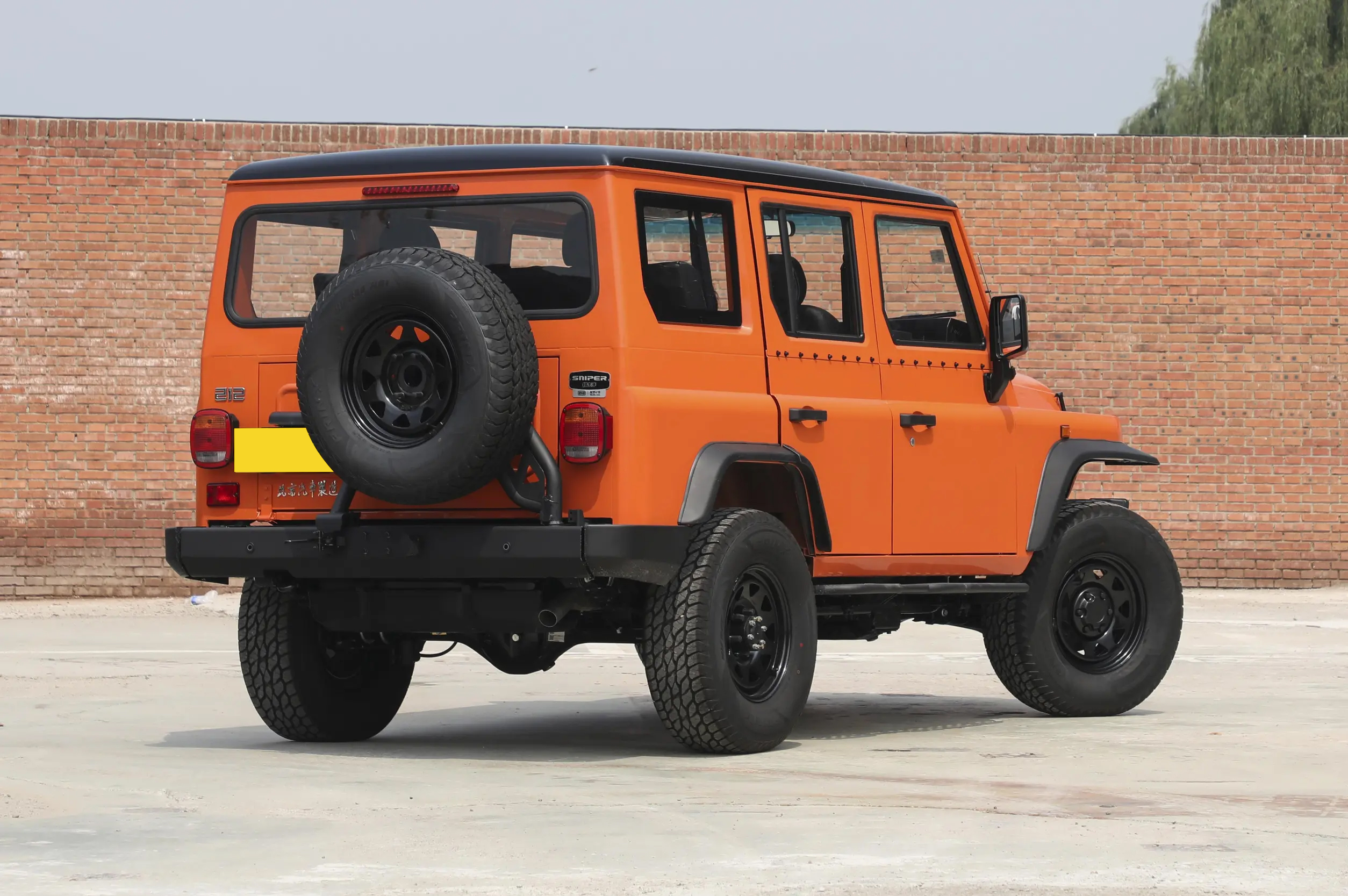 BAIC BJ 212 Small Size SUV 2.4T Maximum 211 Horsepower L 4 Gas Car With 6 Gearbox Max Speed 150KM/H Petrol Car 4WD Manual Car