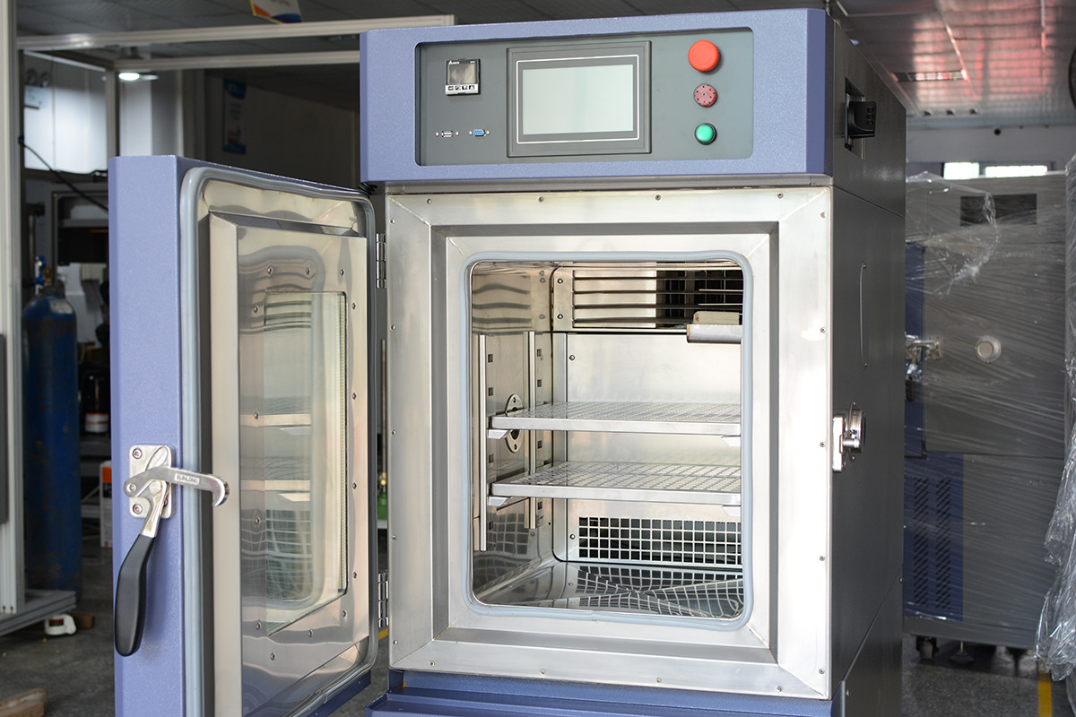 Programmable Constant Temperature And Humidity Controlled Chamber For Textile Fabrics