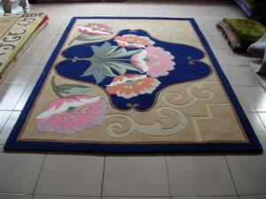 Quality Traditional Design Flower Handtufted acrylic carpet wholesale