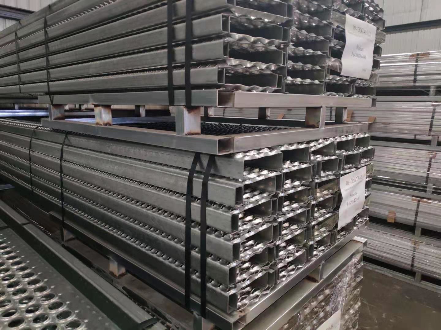Anti Slip Diamond Plank Grating Aluminum 12 Gauge Steel Walkway