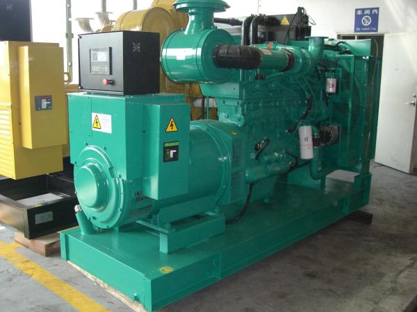 3 Phase 650kw Cummins Diesel Generator , Water–cooled Diesel Generator With