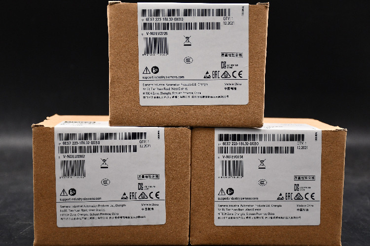 Siemens - PLC I/O Module for use with SIMATIC S7-1200 Series, 100 x 70 x 75 mm, Digital, Digital, TM3, 24 V dc, SIMATIC