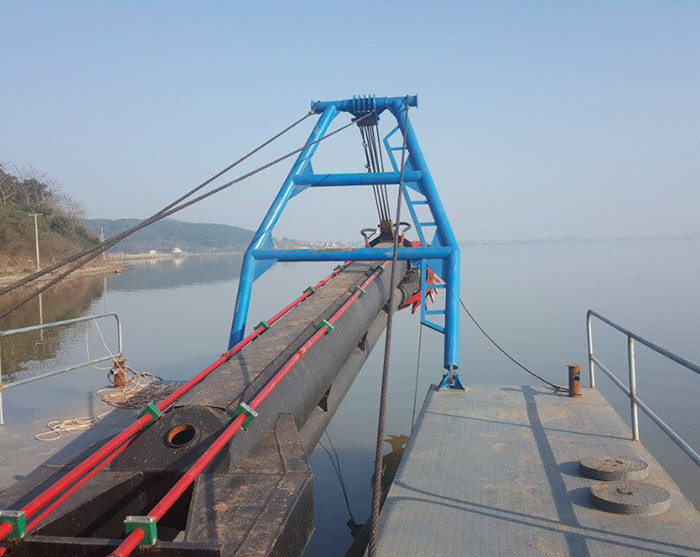 14 Inch Model 300m3/H Sand Dredger For Dredging Equipment / River Sand Mining