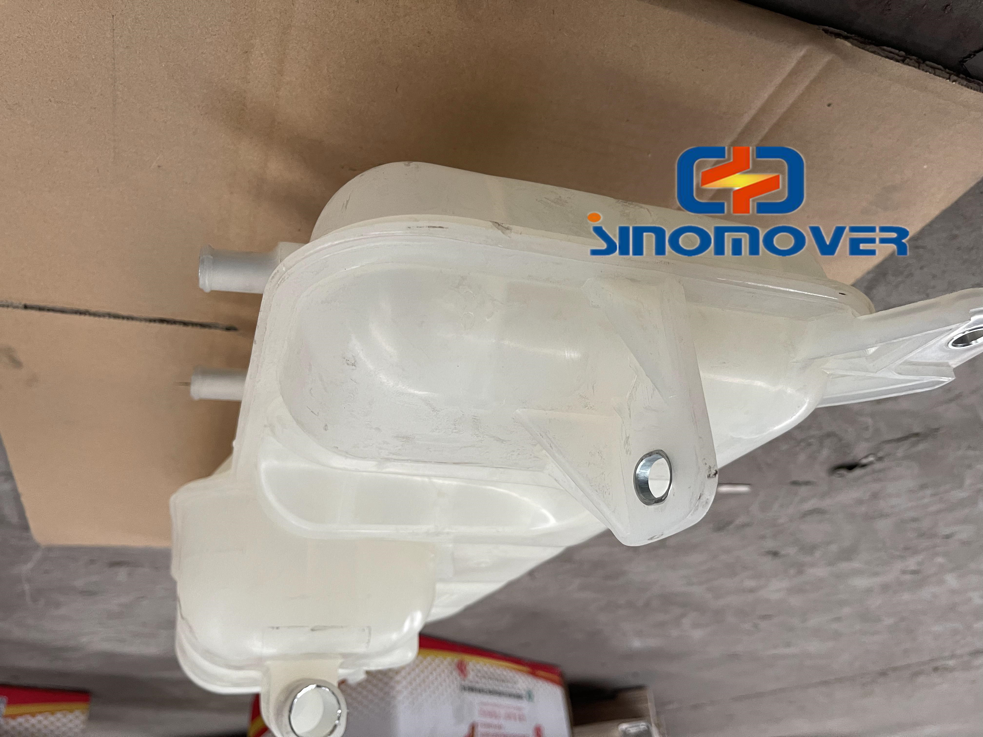 WG9719530260 Truck Expansion Tank Original Sino Trucks Spare Parts