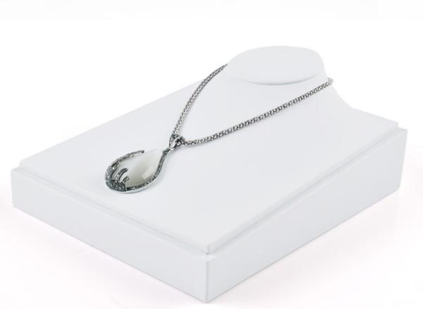 Exquisite Workmanship Mannequin Necklace Display Light Weight For Shop