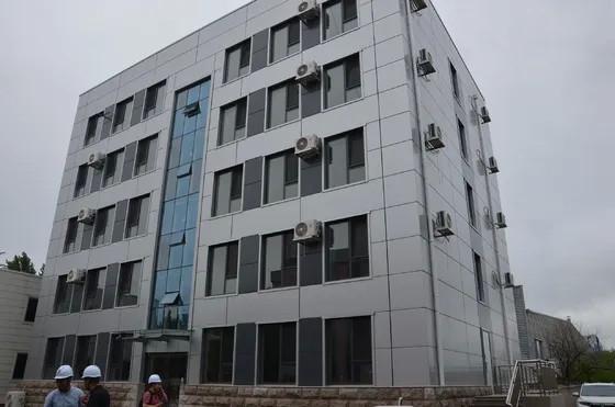 Customized Multi Storey Steel Building Prefabricated Q235 Pre Engineered Steel