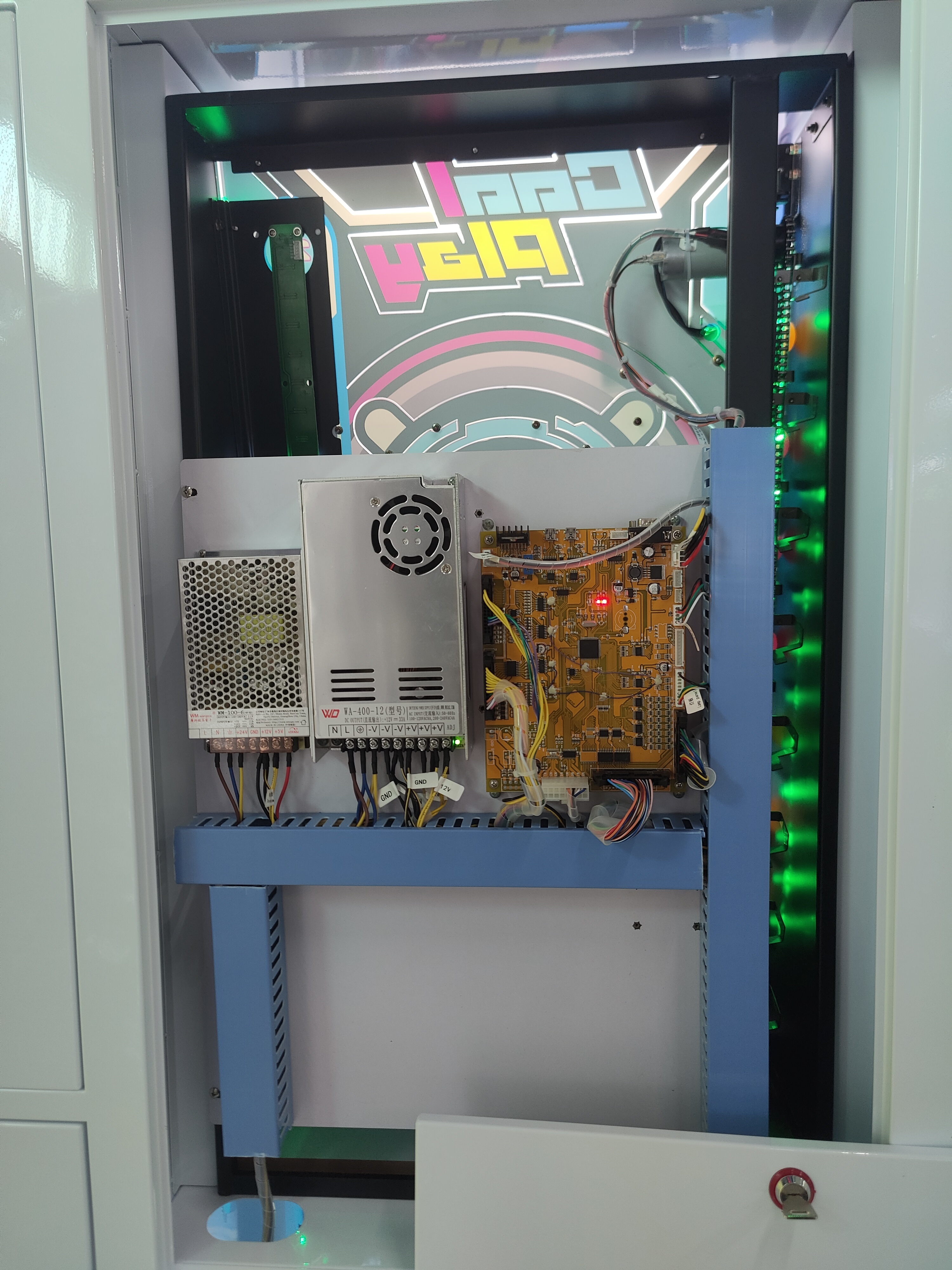 Coin Operated Family Entertainment Center Catching Treasure Arcade Game Machine Happy Blind Box Gift Machine
