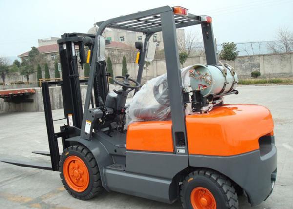 NISSAN K25 Engine 3.5 Ton LPG forklift equipment With Solid Tires And Full Free