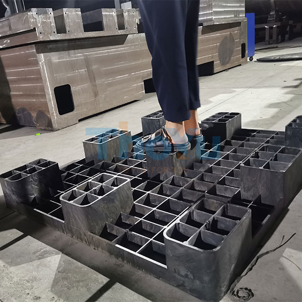 Automatic Plastic Pallet Making Equipment Without Pelletizing Process