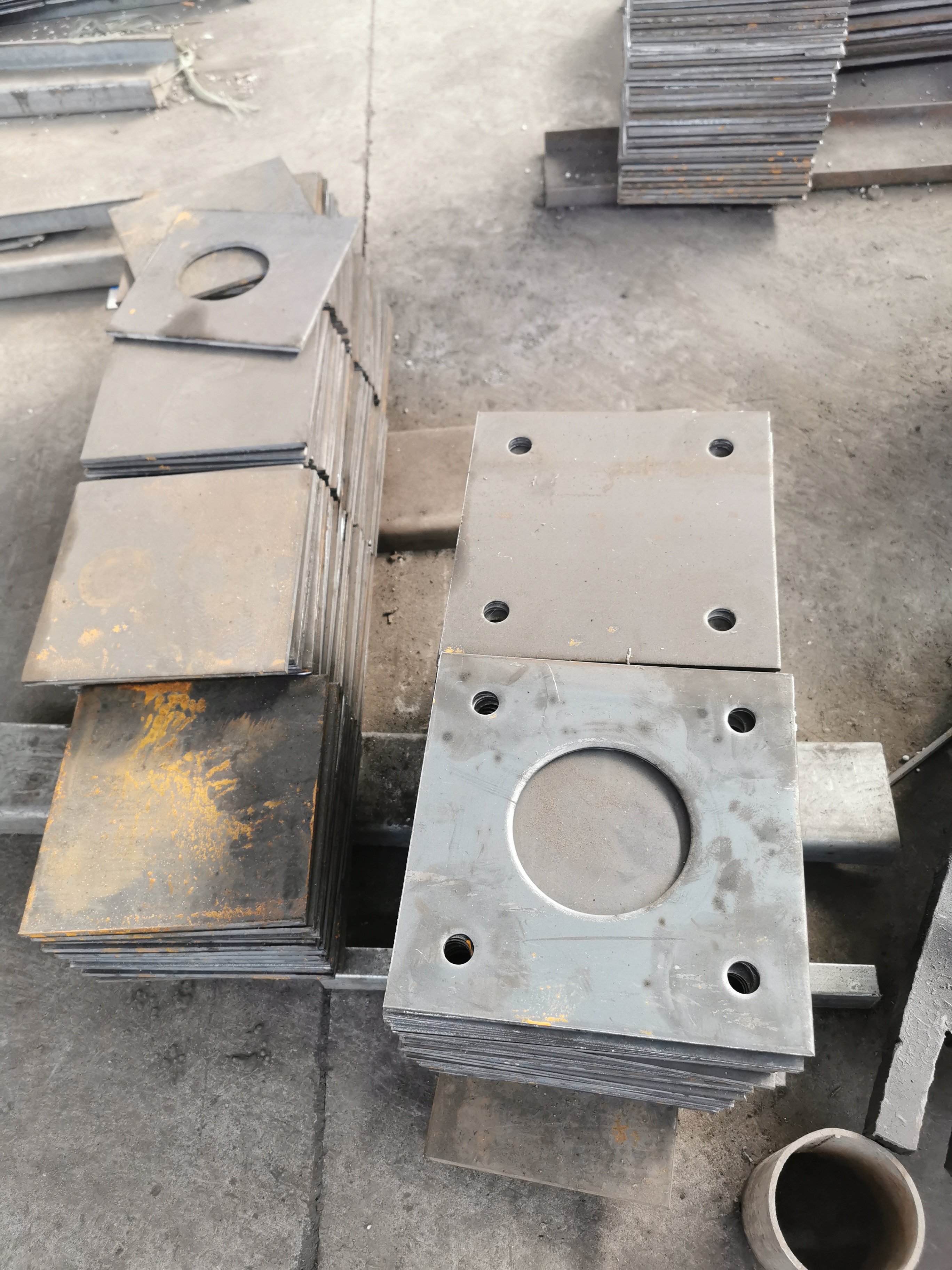 Galvanized Steel Guardrail Post For Roadway Safety On Highway Anti-Collision