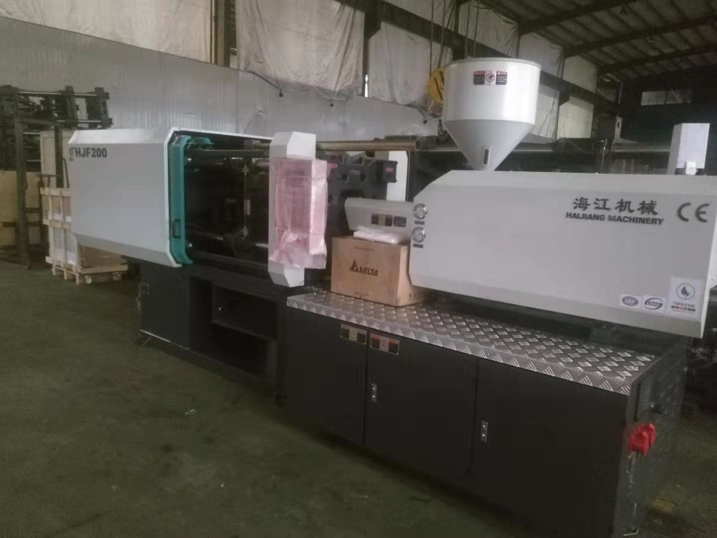Efficiency Edm Injection Molding For Producing Caps And Bottles