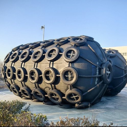 4.8x12m 50kpa / 80kpa Pneumatic Fenders For Ships