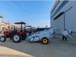 Deodorizing Tractor Driving Beach Cleaning Machine Removing Debris