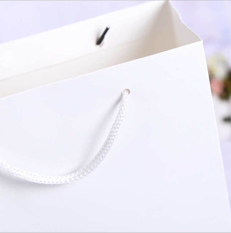Customized Printing Card Paper Bags With Handles For Clothing Shopping