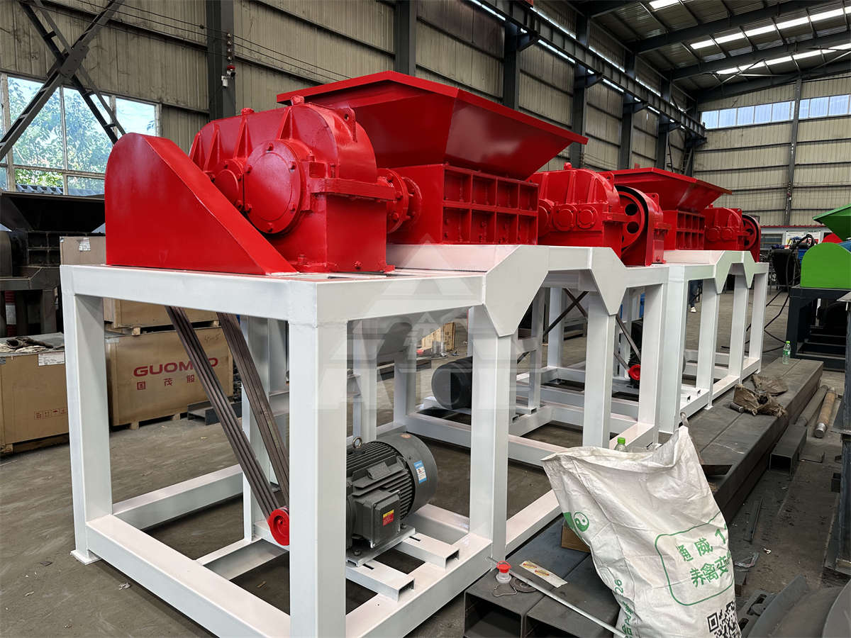Scrap Tire Shredding Machine Waste Tire Recycling Rubber Tire Chipper