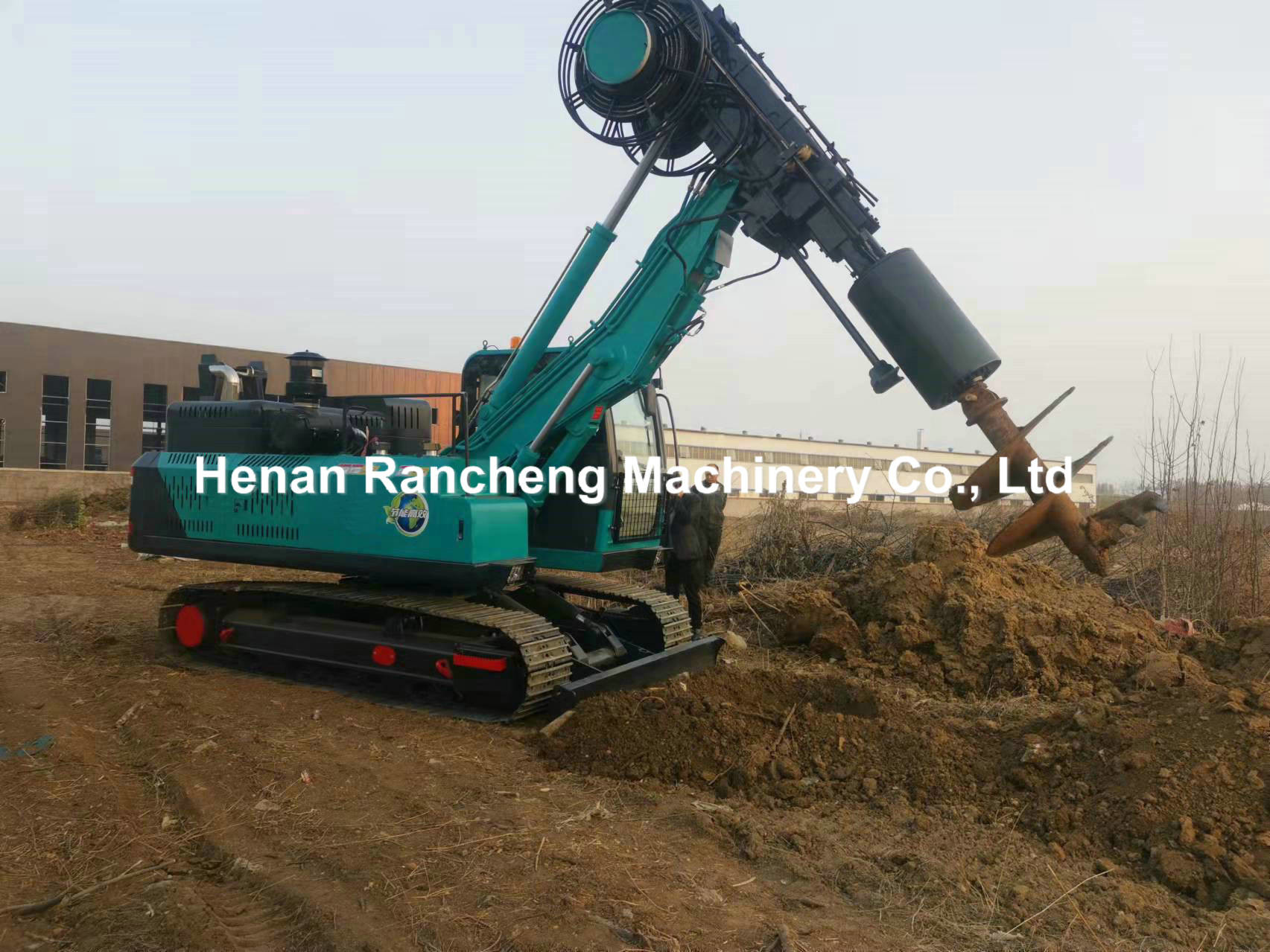 Hydraulic Oil Cylinder Rotary Drilling Rig 15m / 20m Depth 110KW Cummins Engine